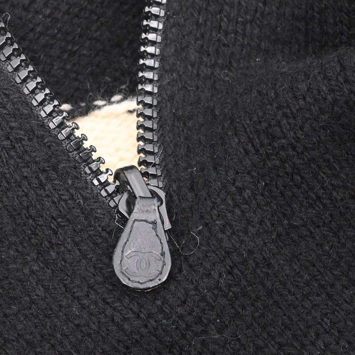 Chanel 1996 Cashmere Zip-up Knit Sweater #44