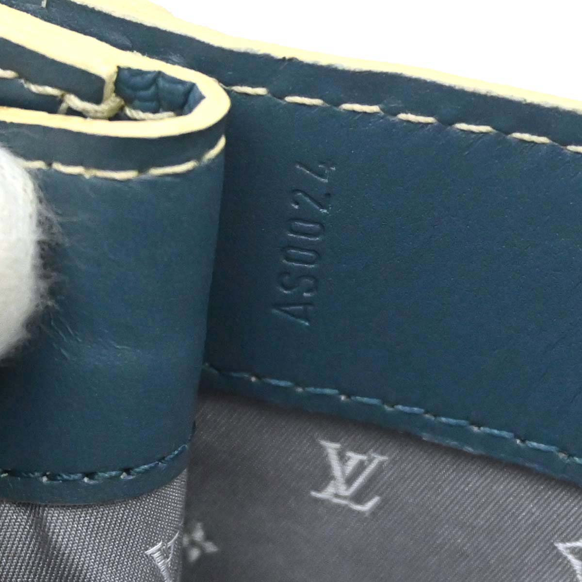 Louis Vuitton 2004 Blue Suhali Le Fabuleux Handbag M91813