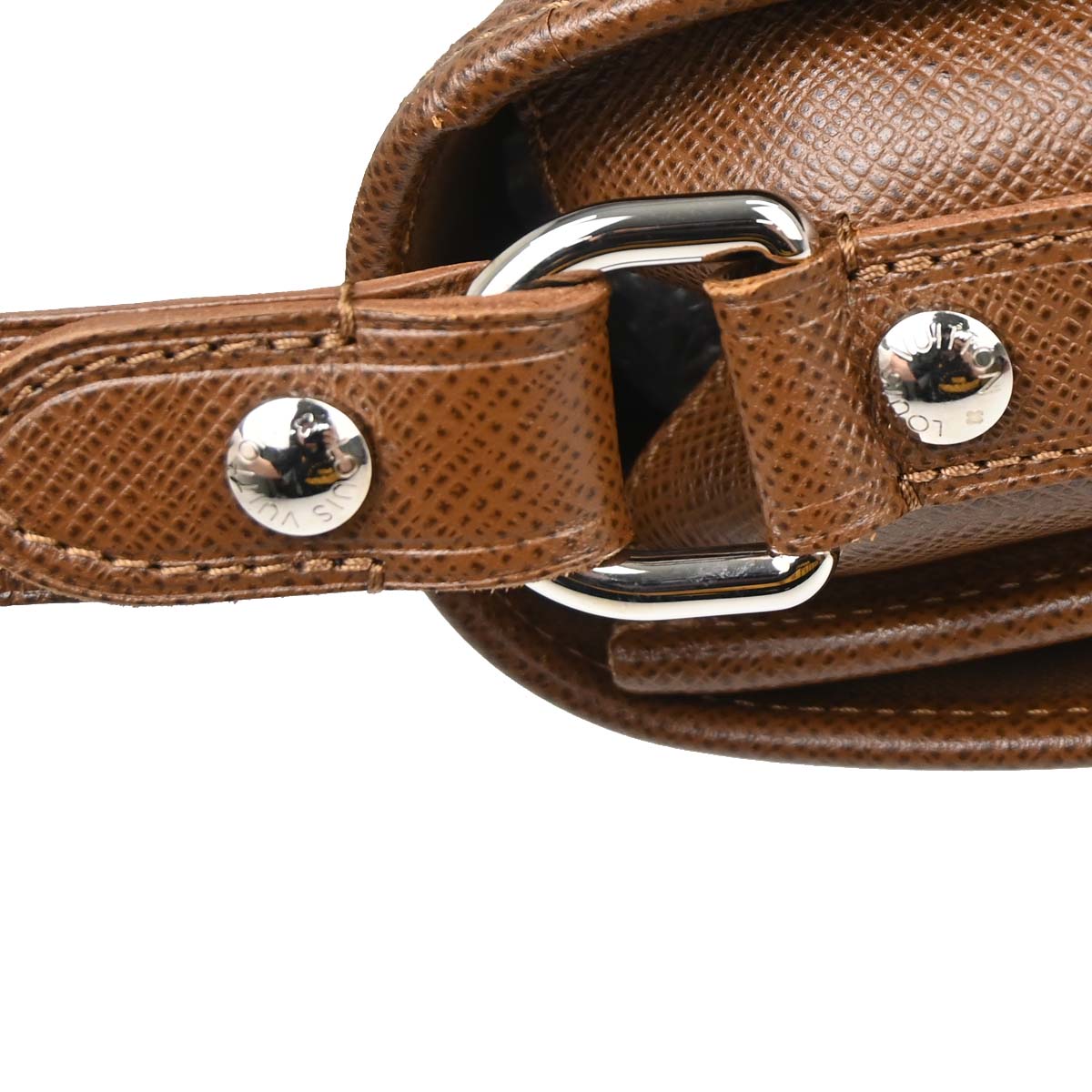 Louis Vuitton 2009 Brown Taiga Andrei Shoulder Bag M32488
