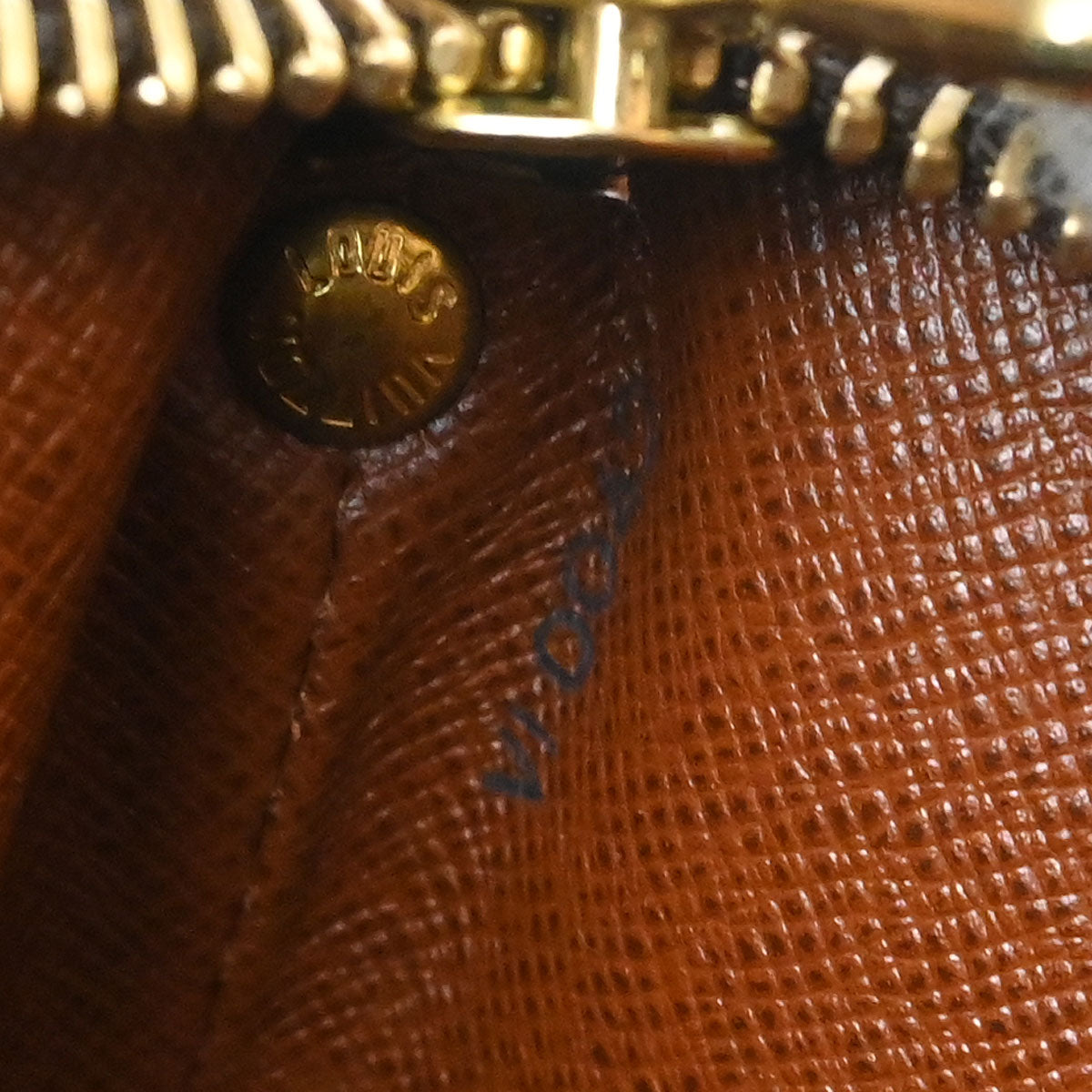 Louis Vuitton Drouot Crossbody Shoulder Bag Monogram M51290