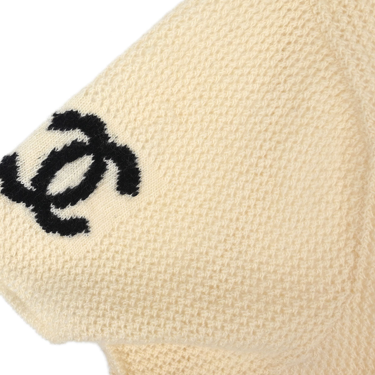 Chanel 2001 Top Ivory #42