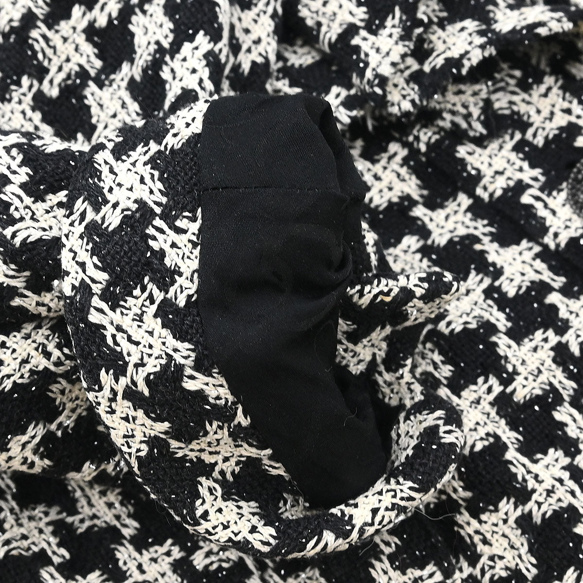 Chanel 2009 Single Breasted Houndstooth Jacket Tweed Black #38