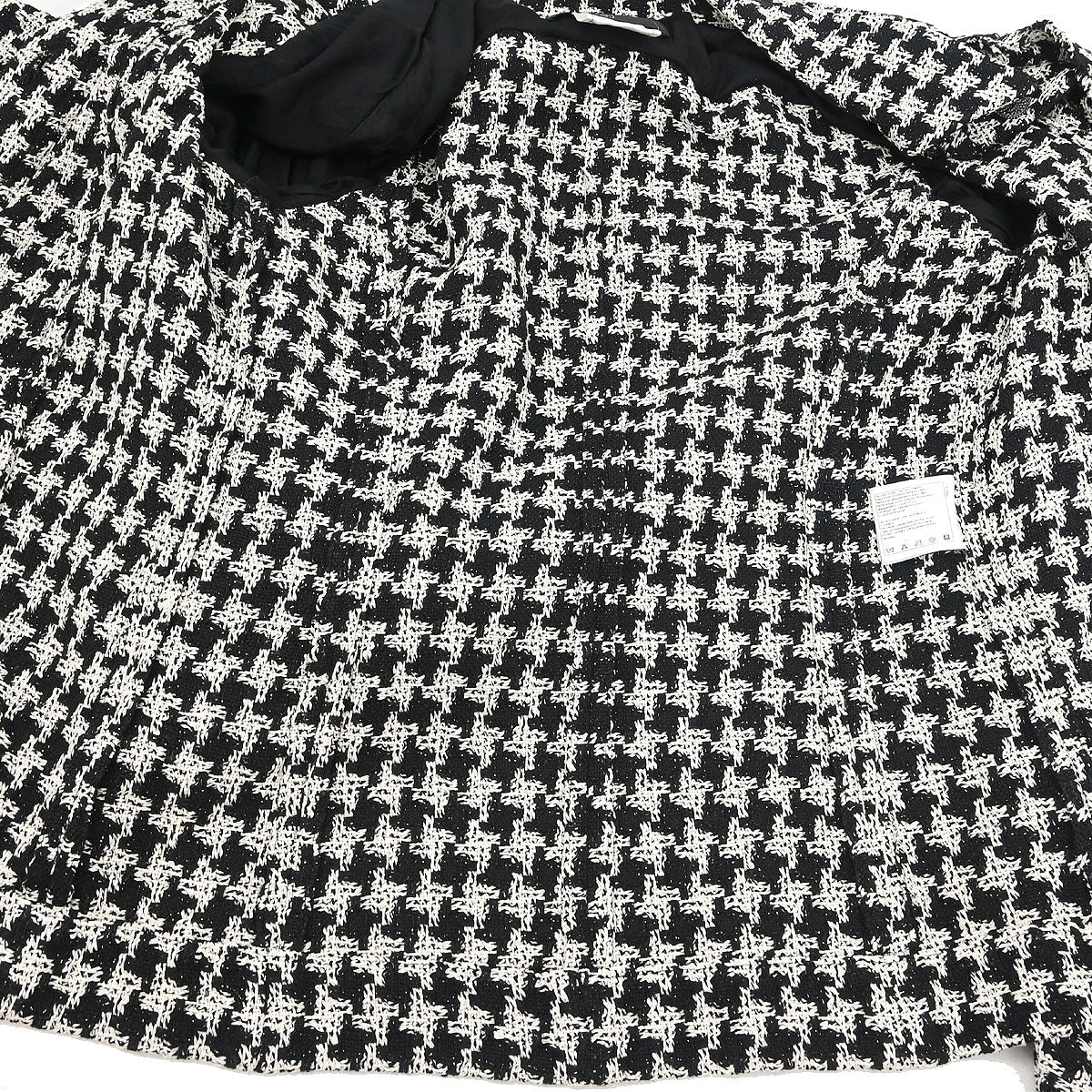 Chanel 2009 Single Breasted Houndstooth Jacket Tweed Black #38