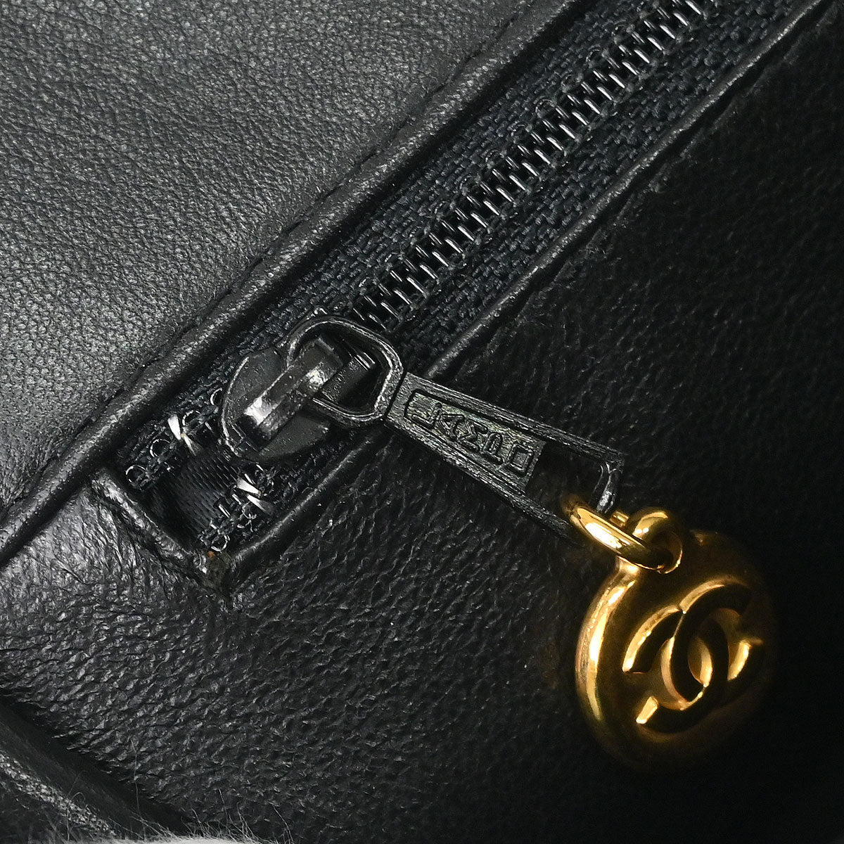 Chanel 1997-1999 Black Calfskin Tortoiseshell Handbag