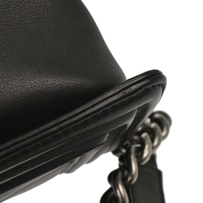 Boy Chanel 2018-2019 Black Lambskin Chevron Medium Shoulder Bag