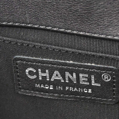 Boy Chanel 2018-2019 Black Lambskin Chevron Medium Shoulder Bag