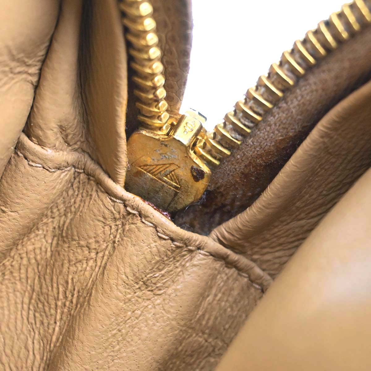 Chanel 1994-1996 Beige Caviar Skin Mademoiselle Camera Bag Jumbo