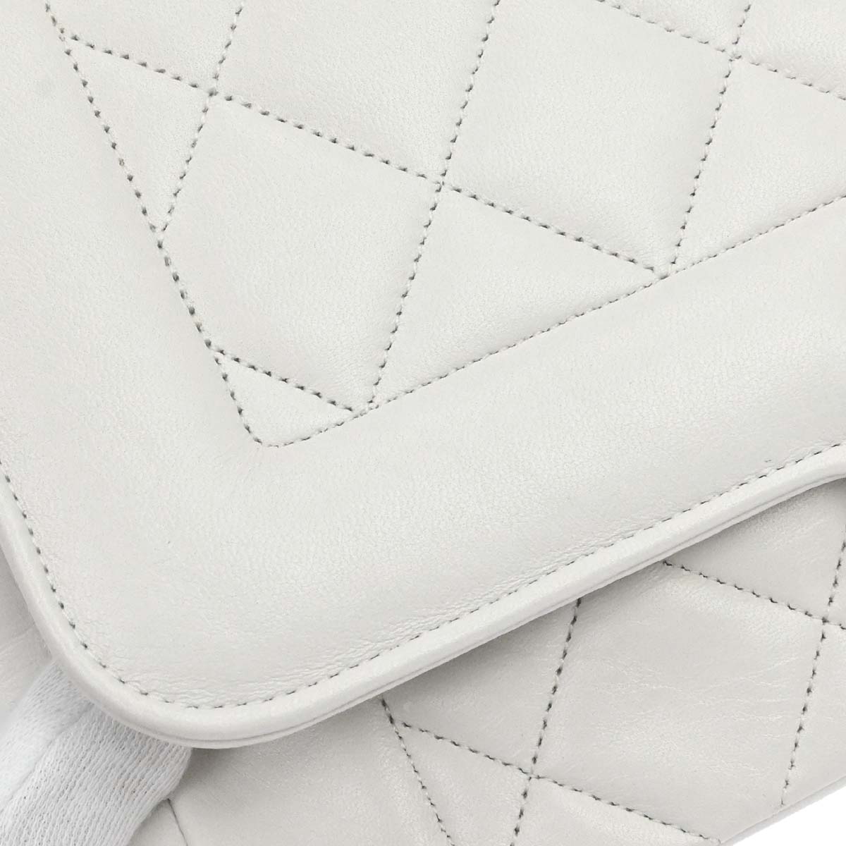 Chanel 1989-1991 White Lambskin Single Flap Chain Shoulder Bag