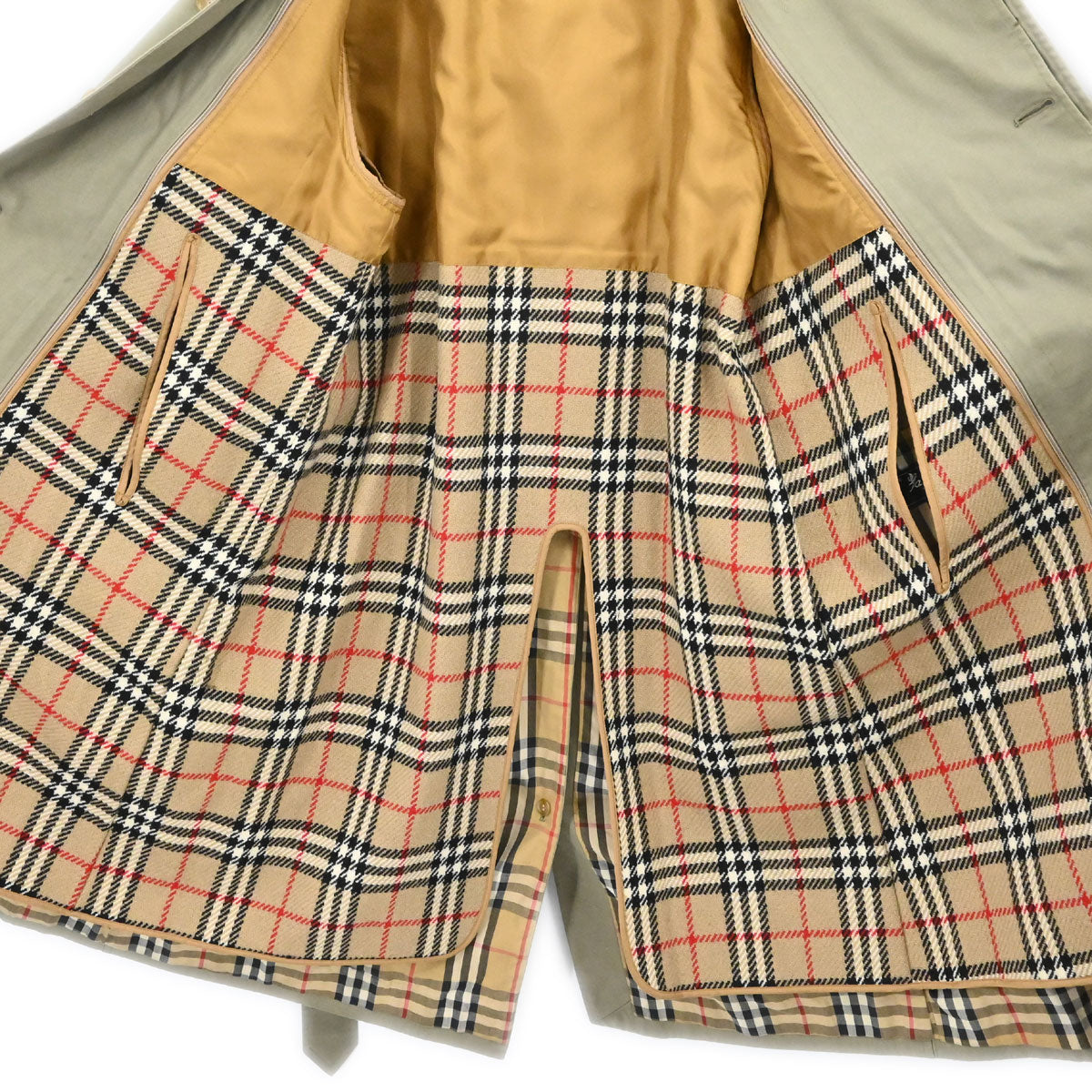 Burberrys Trench Coat Khaki