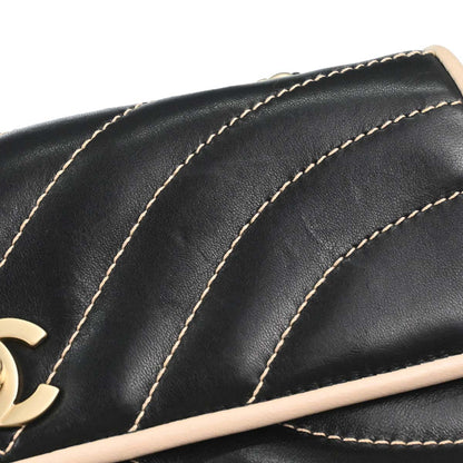 Chanel 2003-2004 Black Lambskin Chevron Single Flap Shoulder Bag