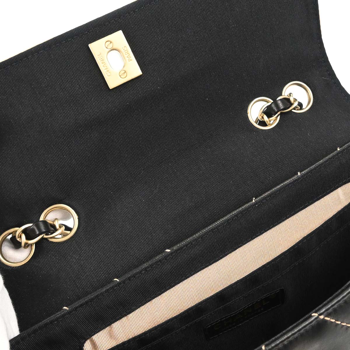 Chanel 2003-2004 Black Lambskin Chevron Single Flap Shoulder Bag