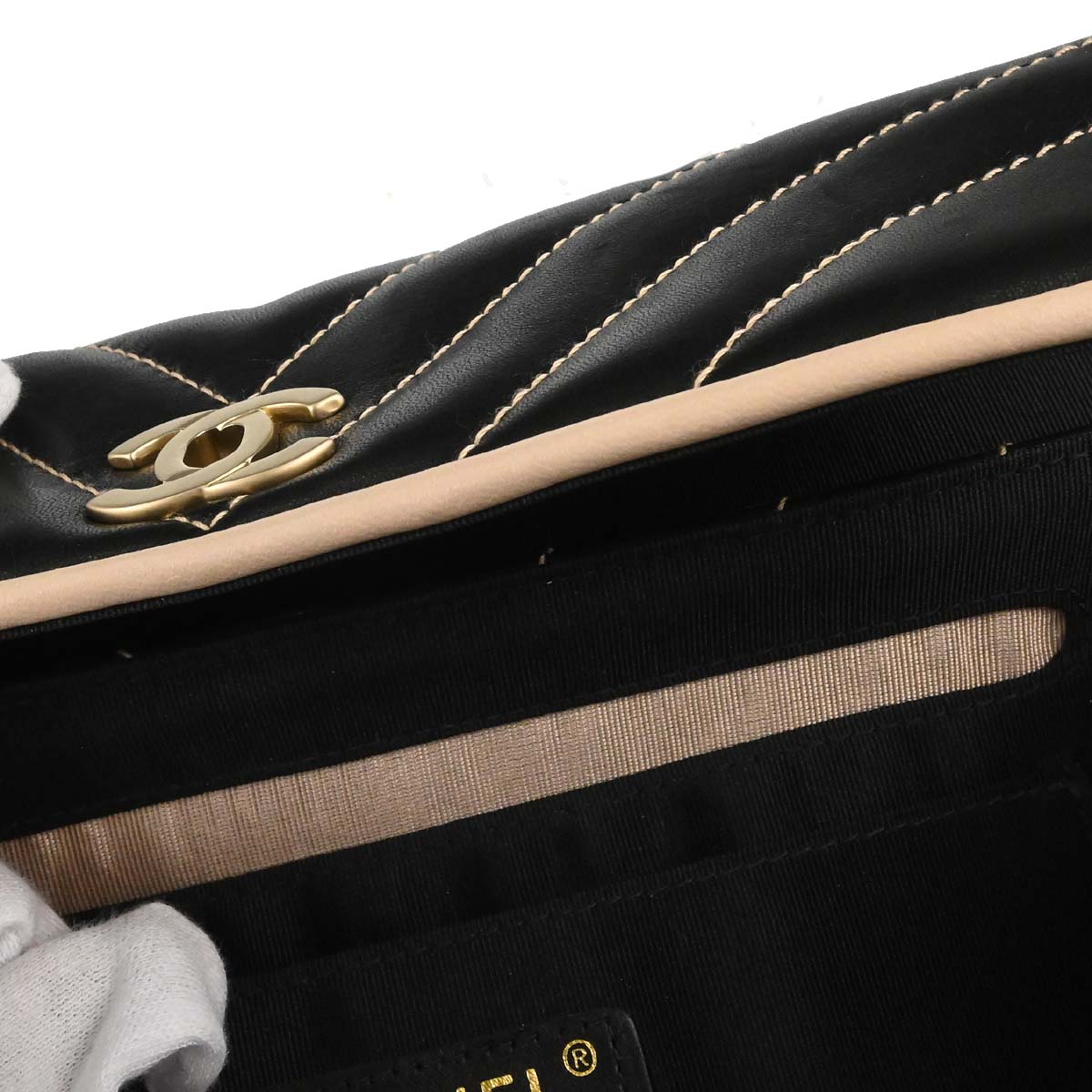 Chanel 2003-2004 Black Lambskin Chevron Single Flap Shoulder Bag