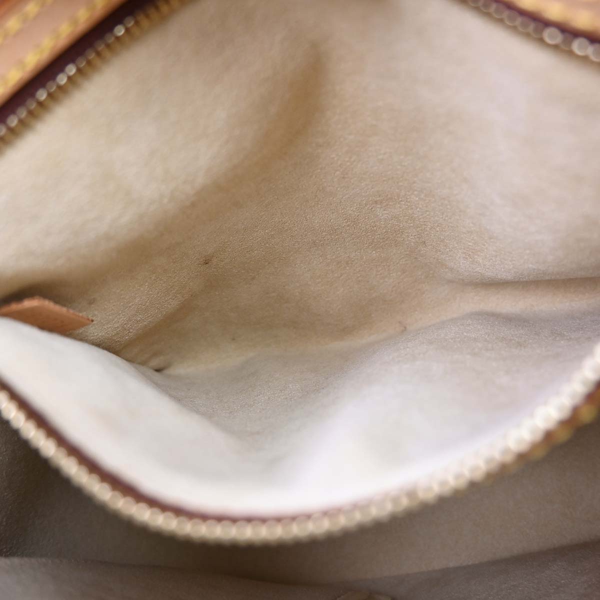 Louis Vuitton 2002 Monogram Looping MM Handbag M51146