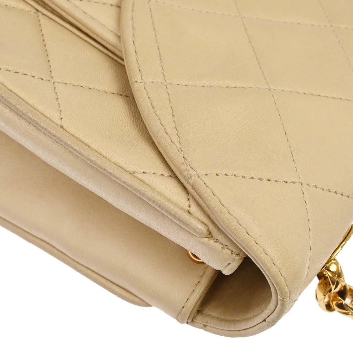 Chanel 1991-1994 Beige Lambskin Shoulder Bag