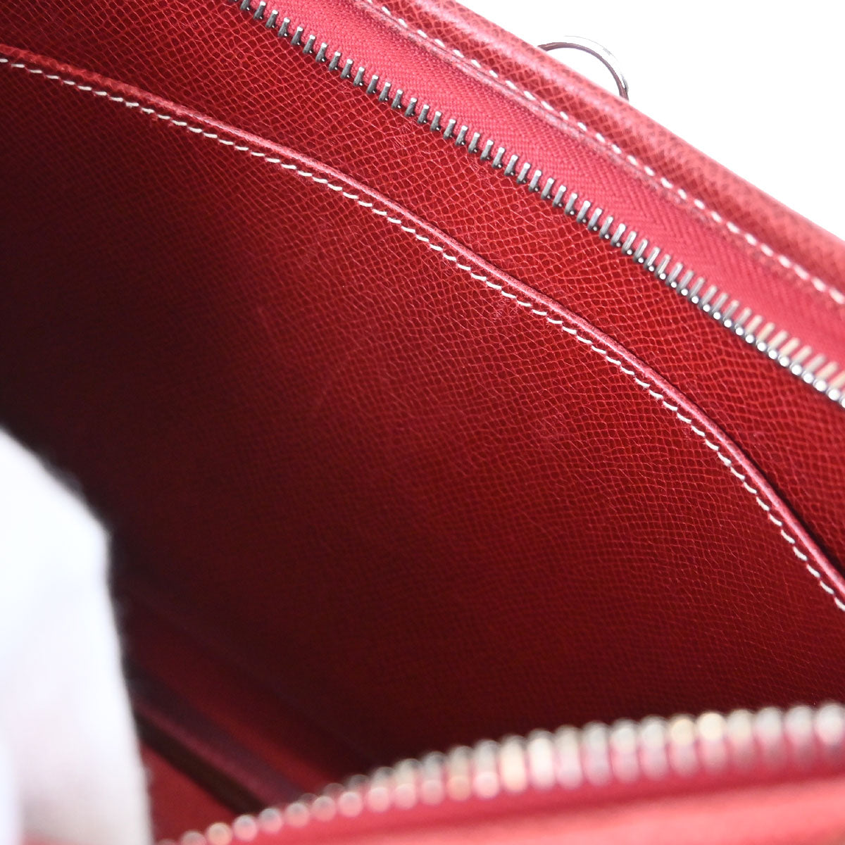 Hermes 2001 Rouge H Lisse Trim 31 Shoulder Bag