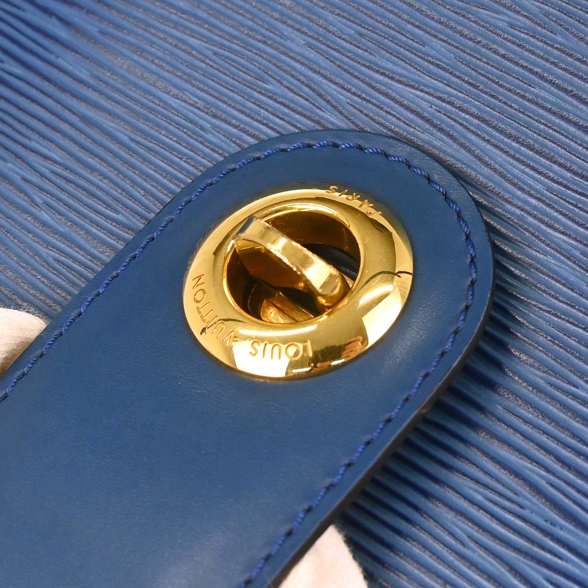 Louis Vuitton Blue Epi Cluny Shoulder Bag M52255