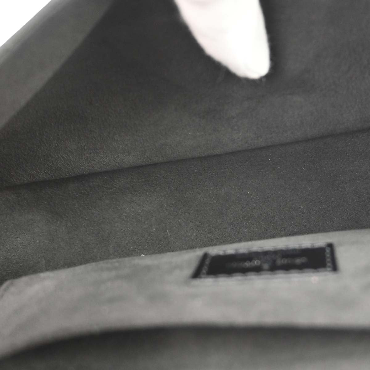 Louis Vuitton 2007 Black Epi Pochette Montaigne Handbag M59292