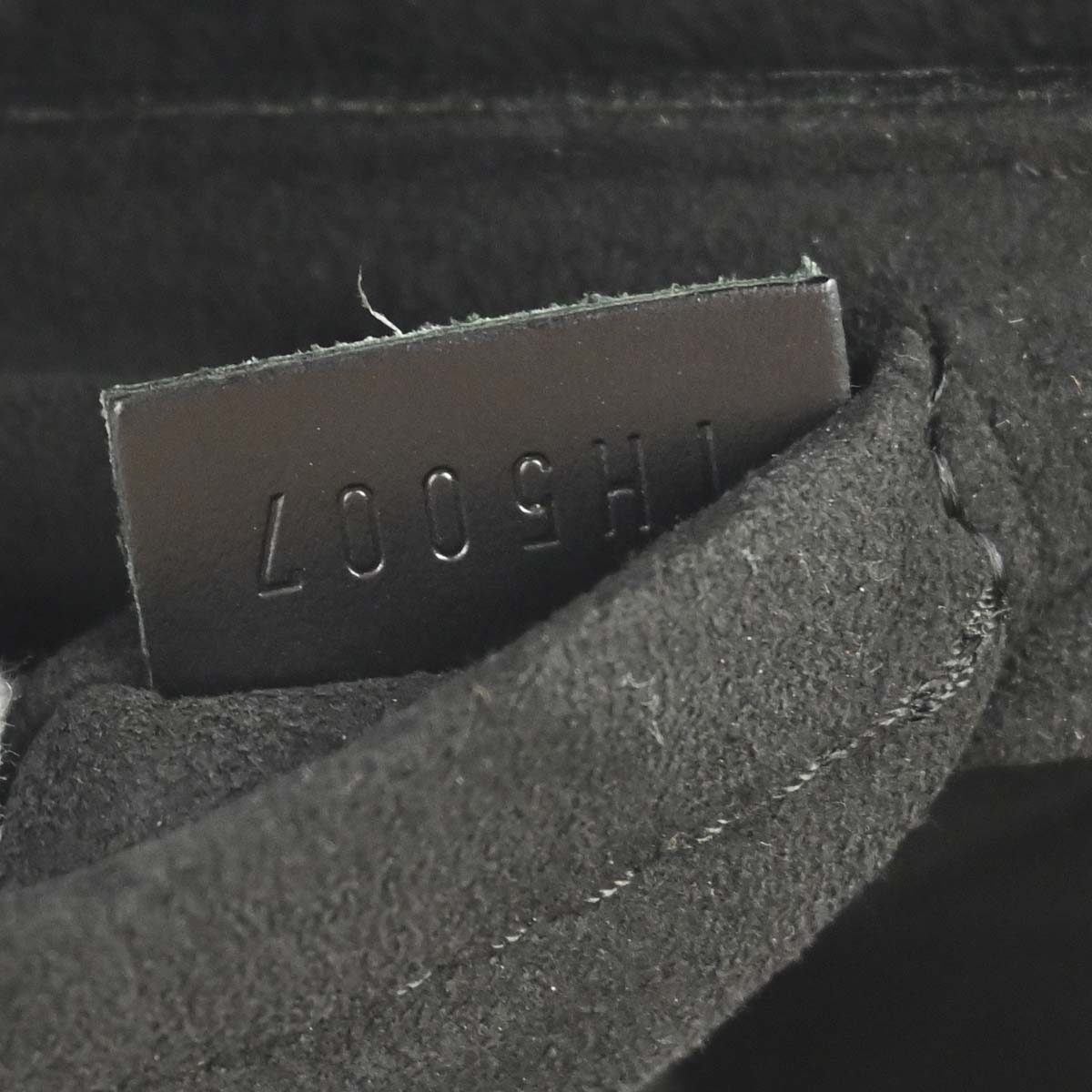 Louis Vuitton 2007 Black Epi Pochette Montaigne Handbag M59292