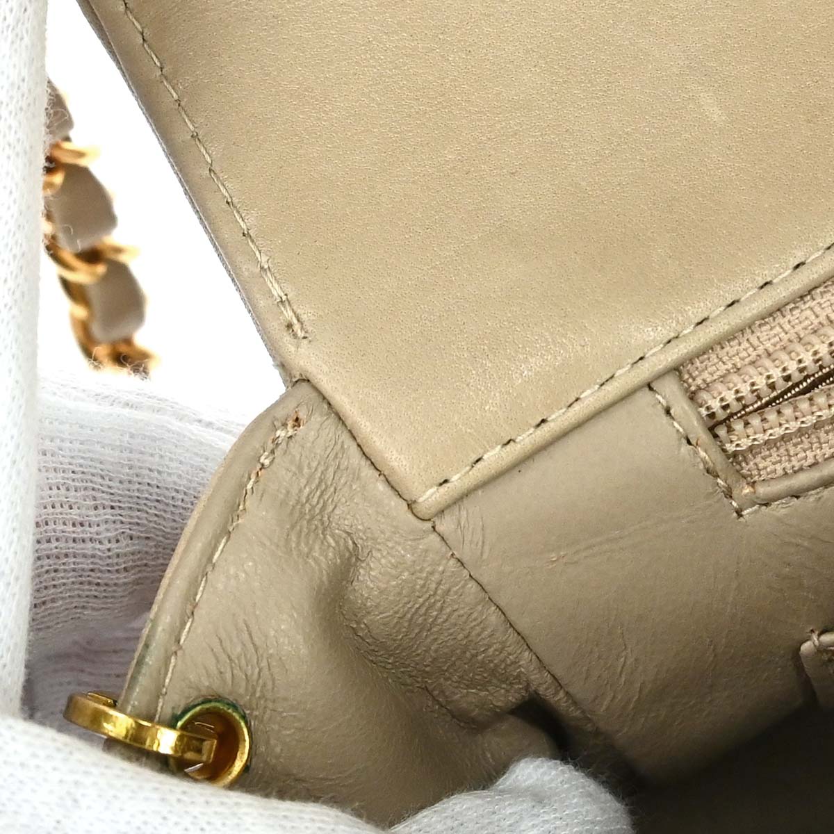 Chanel 1994-1996 Beige Lambskin Small Diana Shoulder Bag
