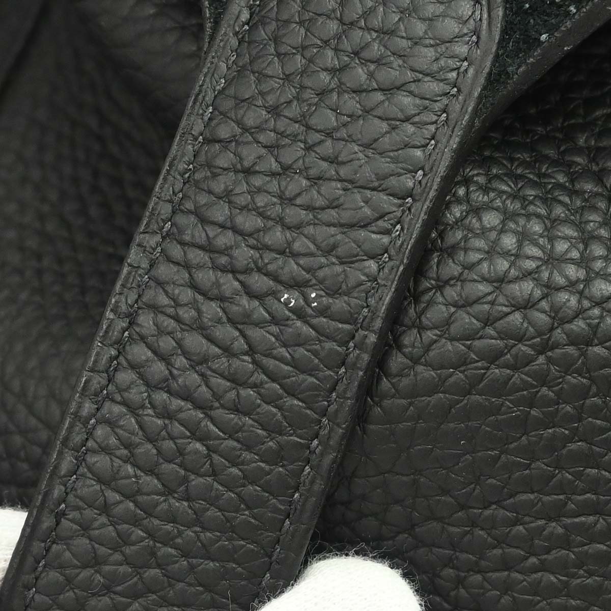 Hermes Black Taurillon Clemence Picotin Lock 22 MM Handbag