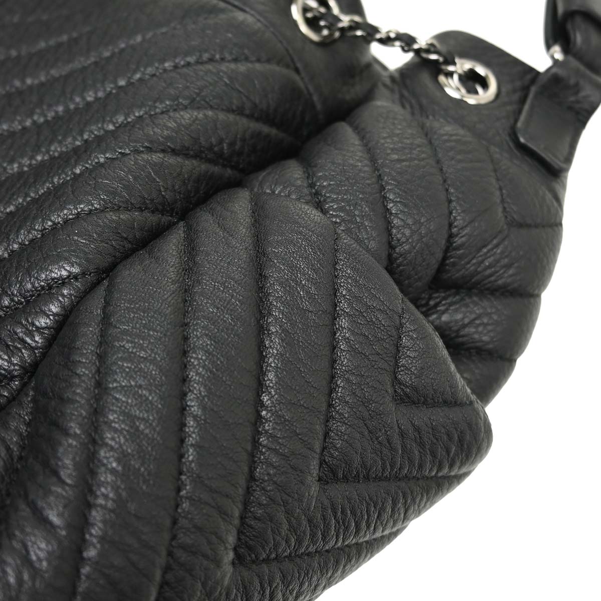 Chanel 2017 Black Deerskin Urban Spirit Chevron Drawstring Bucket Tote Handbag