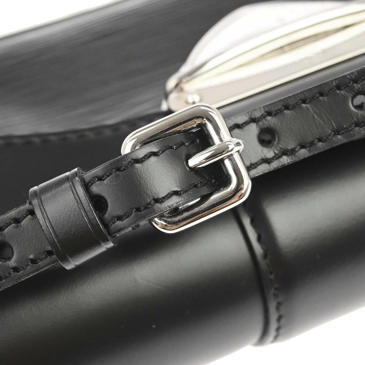 Louis Vuitton 2007 Black Epi Pochette Montaigne Handbag M59292
