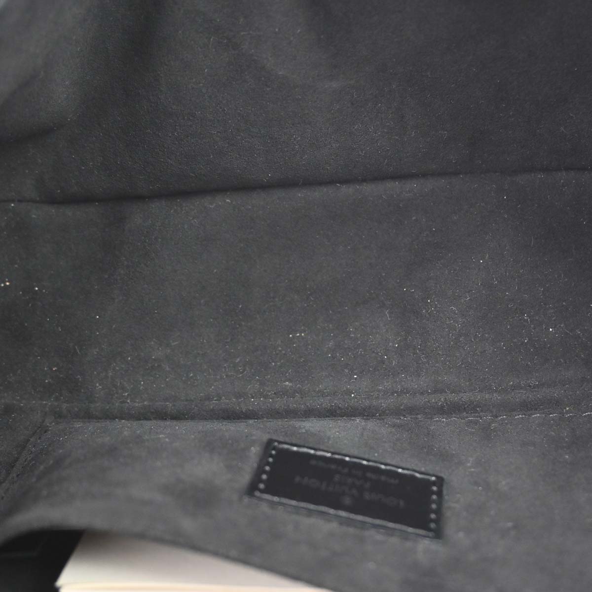 Louis Vuitton 2007 Black Epi Pochette Montaigne Handbag M59292
