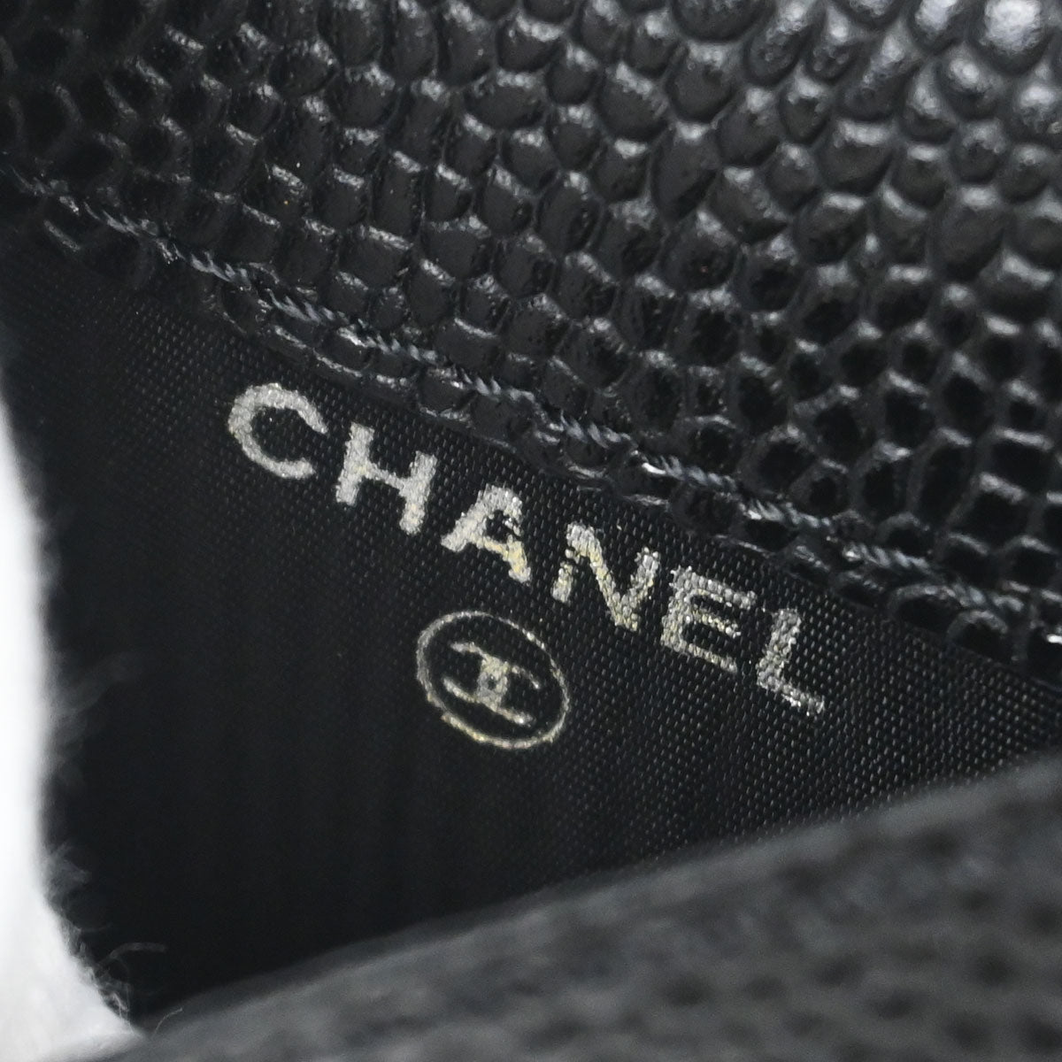 Chanel 2000-2002 Black Caviar Skin Cigarette Case Small Good