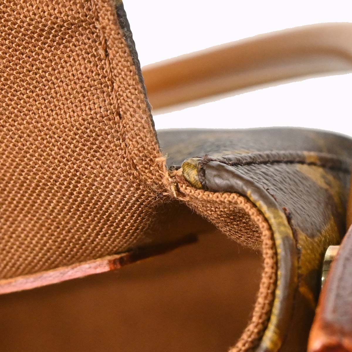Louis Vuitton 2002 Monogram Mini Looping Handbag M51147