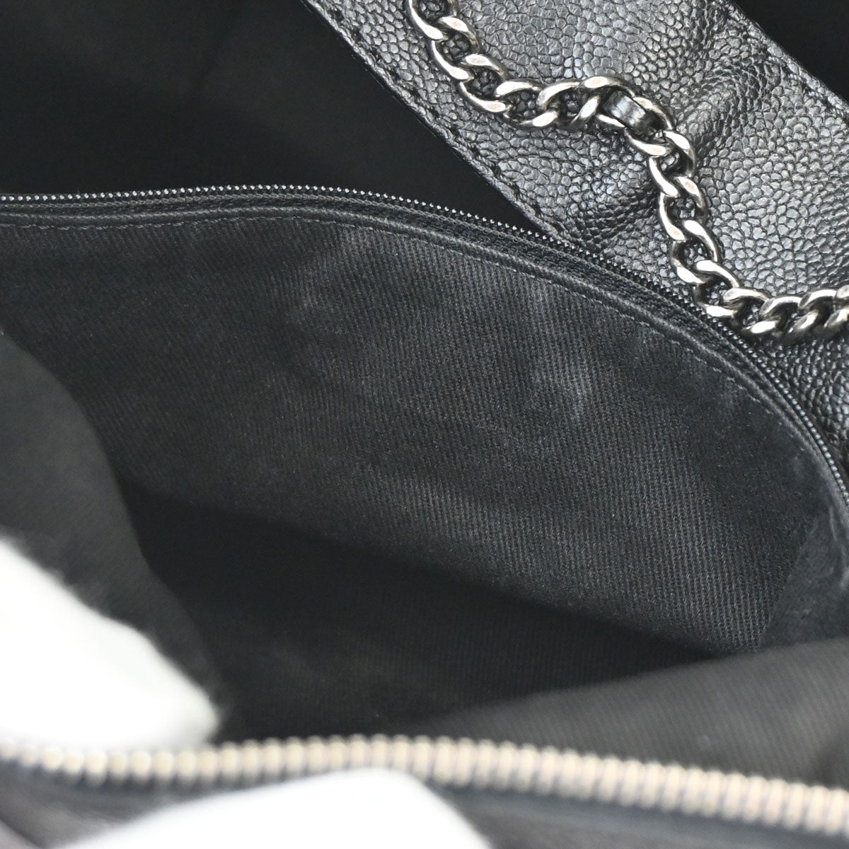 Chanel 2005-2006 Black Caviar Skin Outdoor Ligne Hobo Handbag