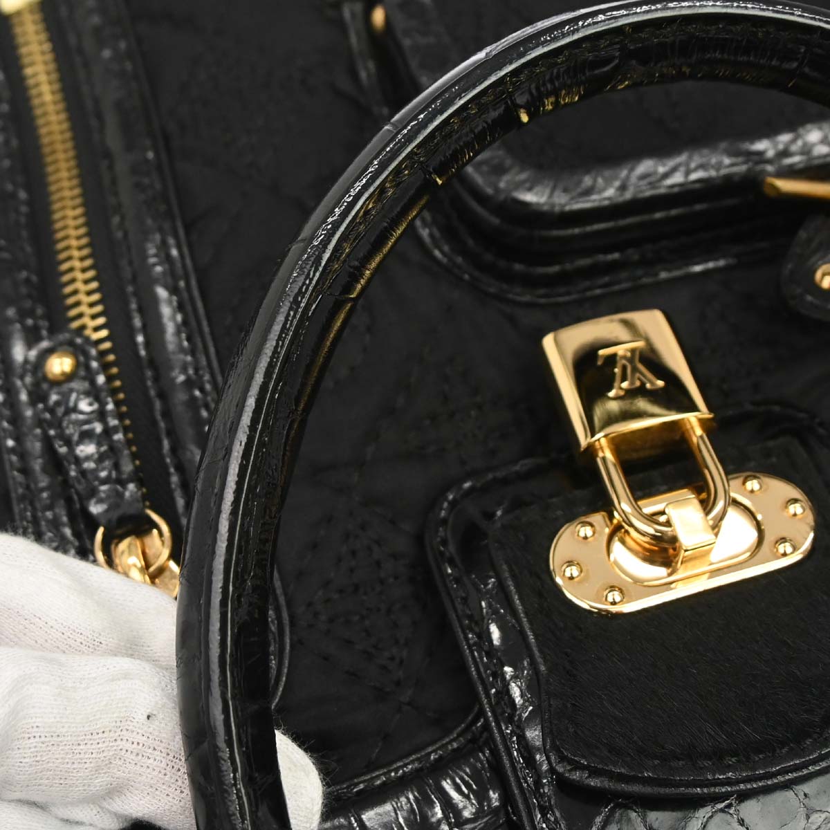Louis Vuitton * 2006 Black Alligator Linda Limited Handbag