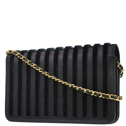Chanel 2018-2019 Navy Calfskin Velvet Paris-Hamburg Iridescent WOC Shoulder Bag