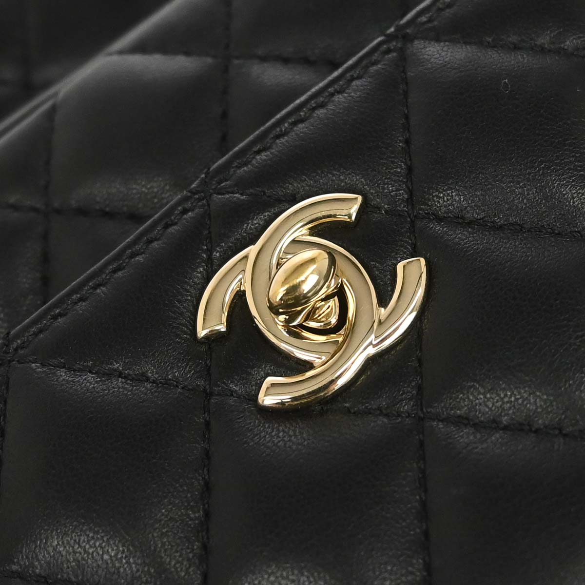 Chanel 2019 Black Lambskin Side Packs Shoulder Bag
