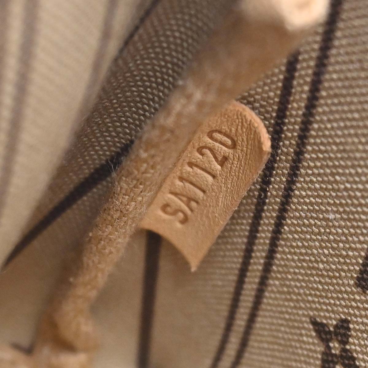 Louis Vuitton 2010 Monogram Mini Pochette Delightful Handbag M40309