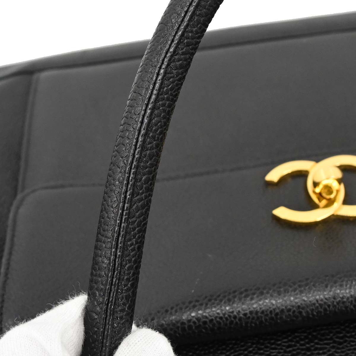 Chanel 1994-1996 Black Caviar Skin Handbag