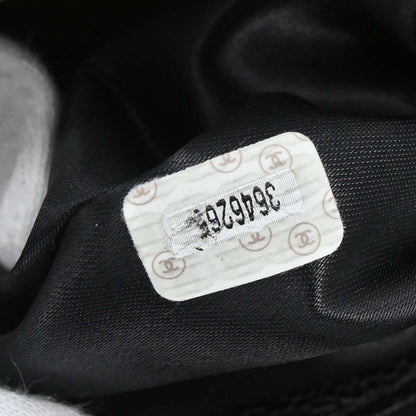 Chanel 1994-1996 Black Caviar Skin Handbag