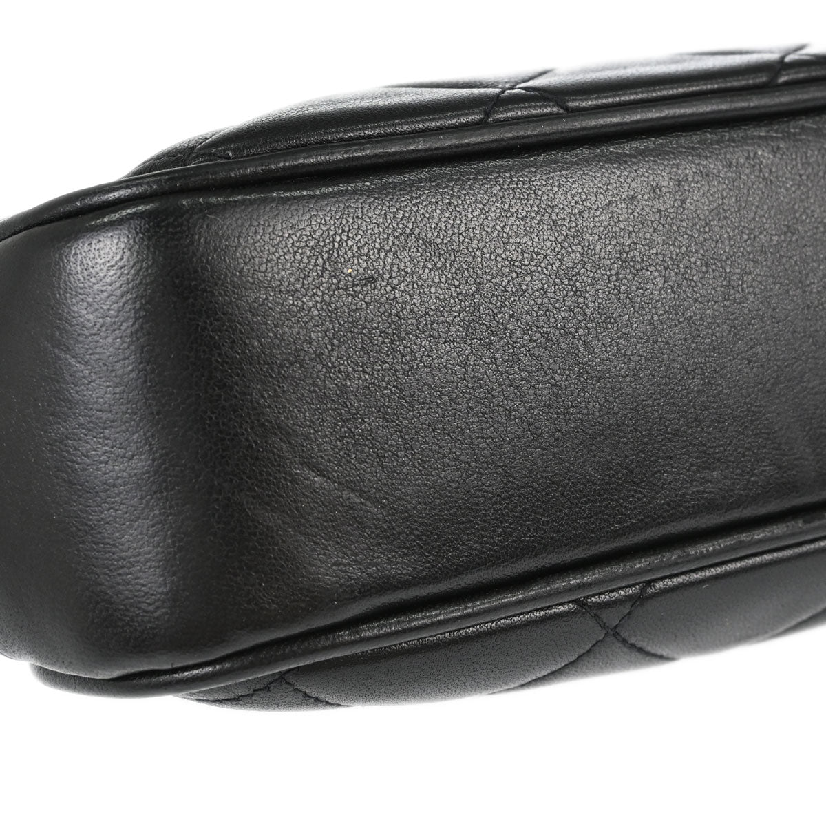 Chanel 1996-1997 Black Lambskin Kiss Lock Handbag