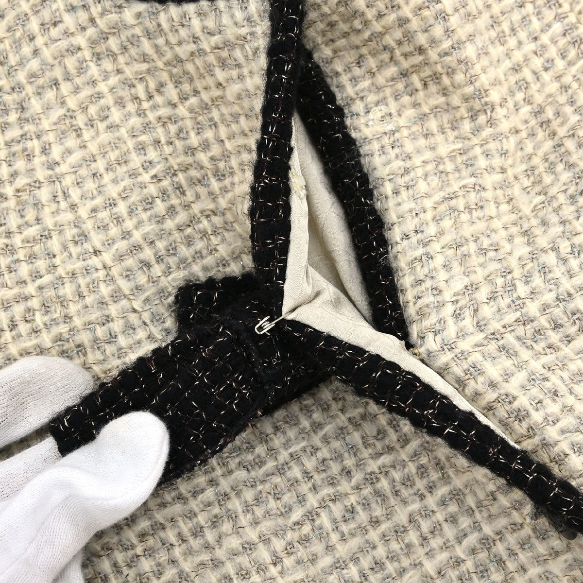 Chanel 2003 Collarless Jacket Tweed Beige #34