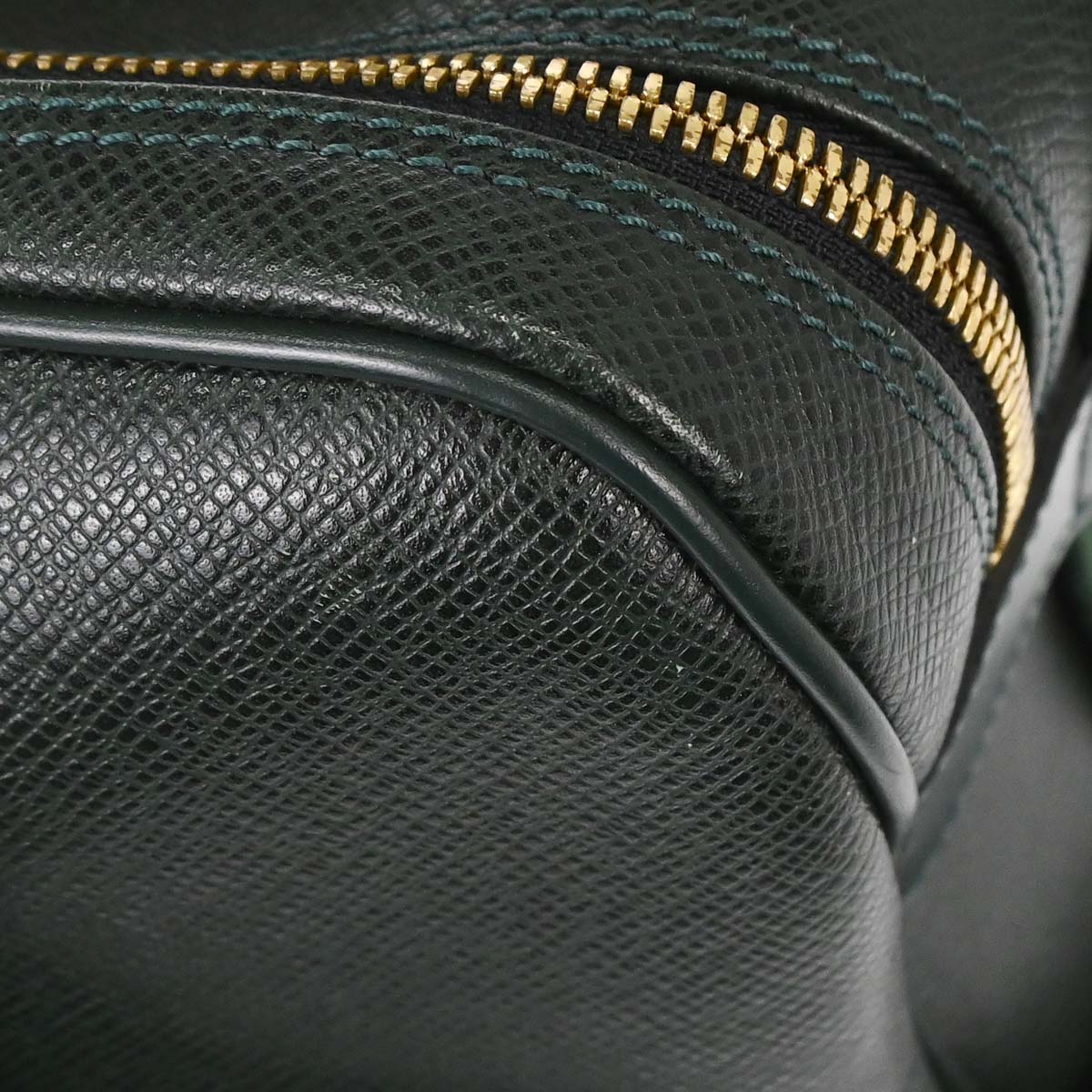 Louis Vuitton Green Taiga Reporter PM Shoulder Bag M30154