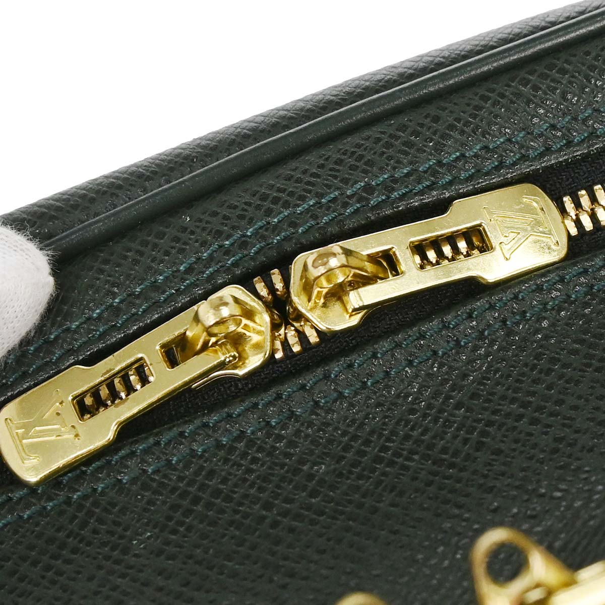 Louis Vuitton Green Taiga Reporter PM Shoulder Bag M30154