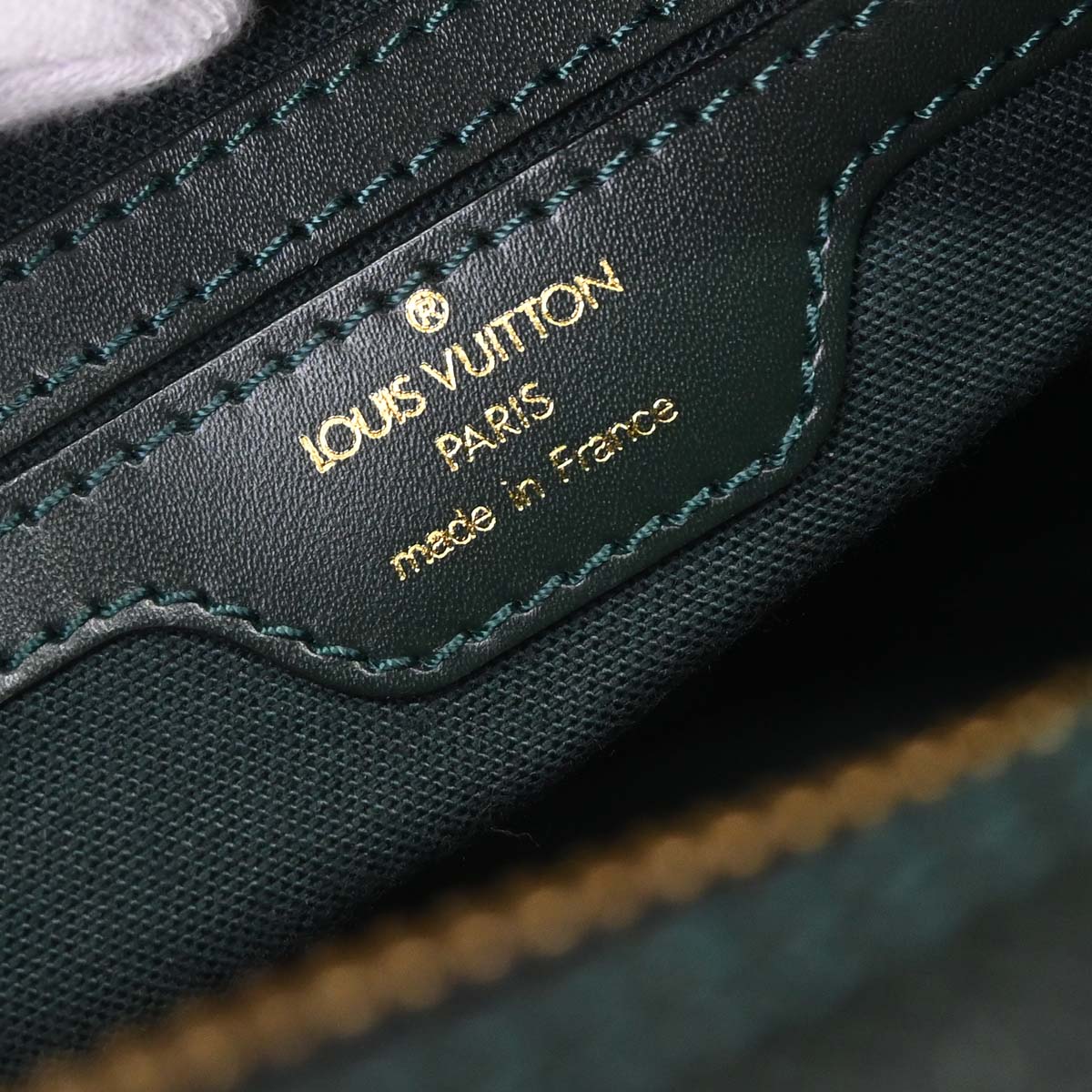 Louis Vuitton Green Taiga Reporter PM Shoulder Bag M30154