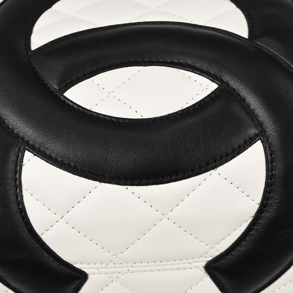 Chanel 2005-2006 White Calfskin Cambon Ligne Tote Handbag
