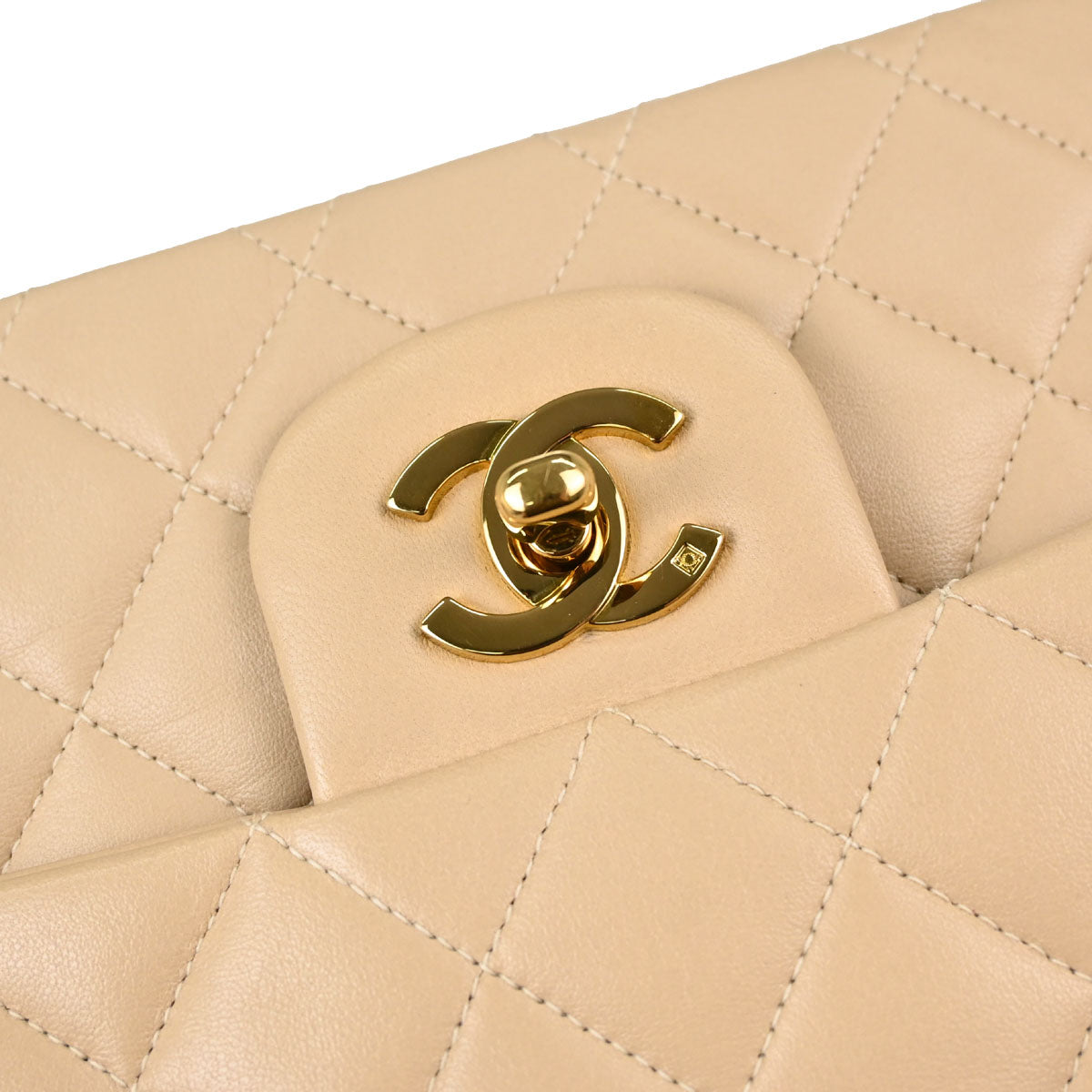 Chanel 1994-1996 Beige Lambskin Medium Classic Double Flap Shoulder Bag