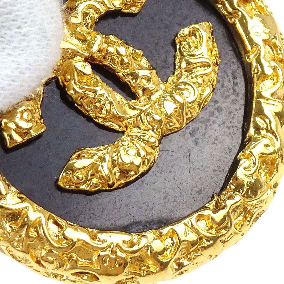 Chanel Medallion Brooch Pin Gold Black 93A