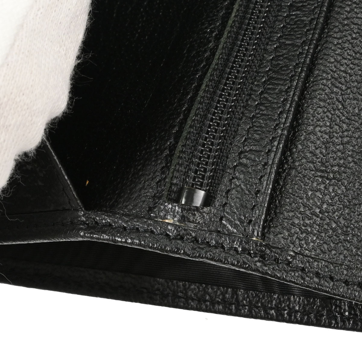 Chanel 1997-1999 Bifold Wallet Purse Black Calfskin