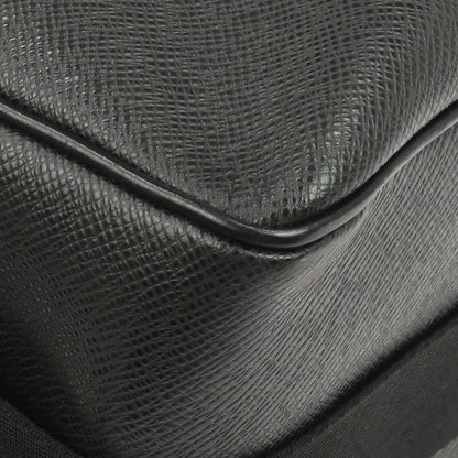 Louis Vuitton Black Taiga Reporter PM Shoulder Bag M30152