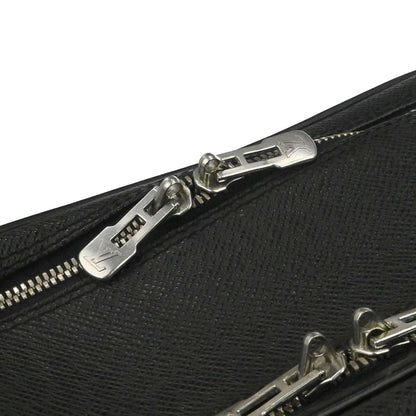 Louis Vuitton Black Taiga Reporter PM Shoulder Bag M30152