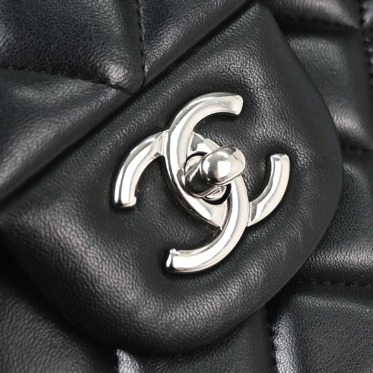 Chanel 2012-2013 Black Lambskin Jumbo Classic Double Flap Shoulder Bag