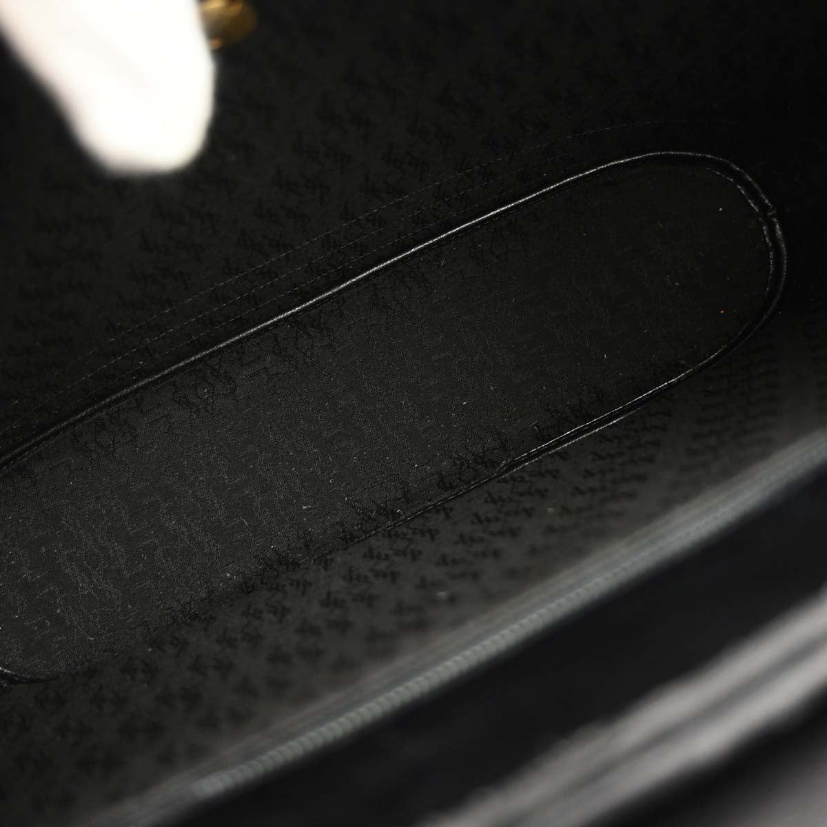 Yves Saint Laurent Black Leather Shoulder Bag