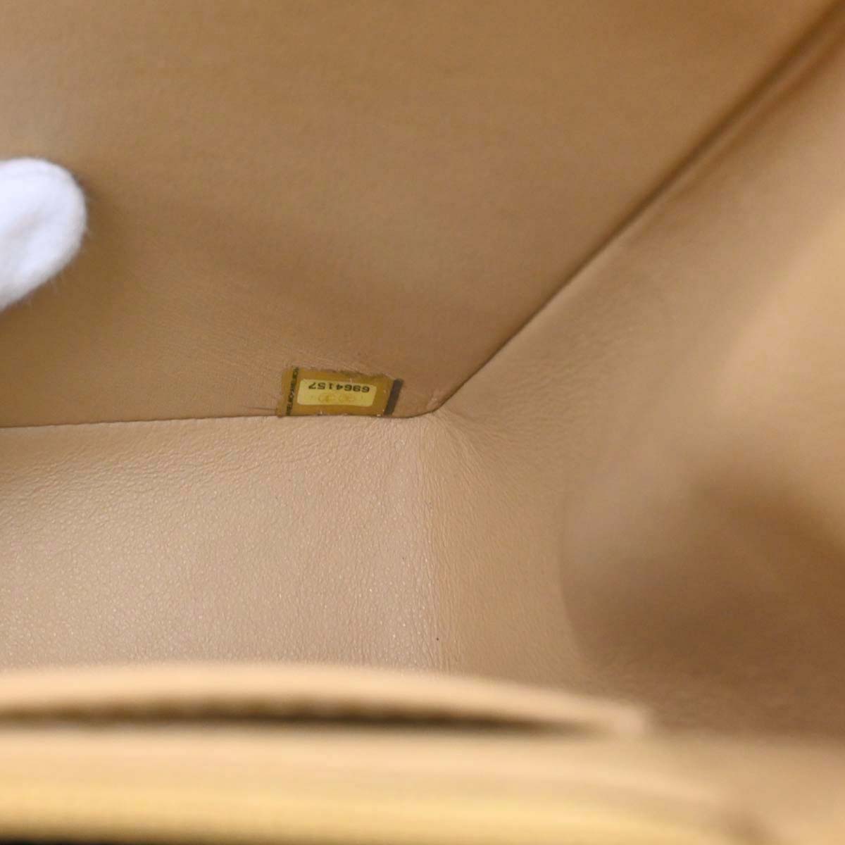 Chanel 2000-2002 Beige Caviar Skin Jumbo Classic Flap Shoulder Bag